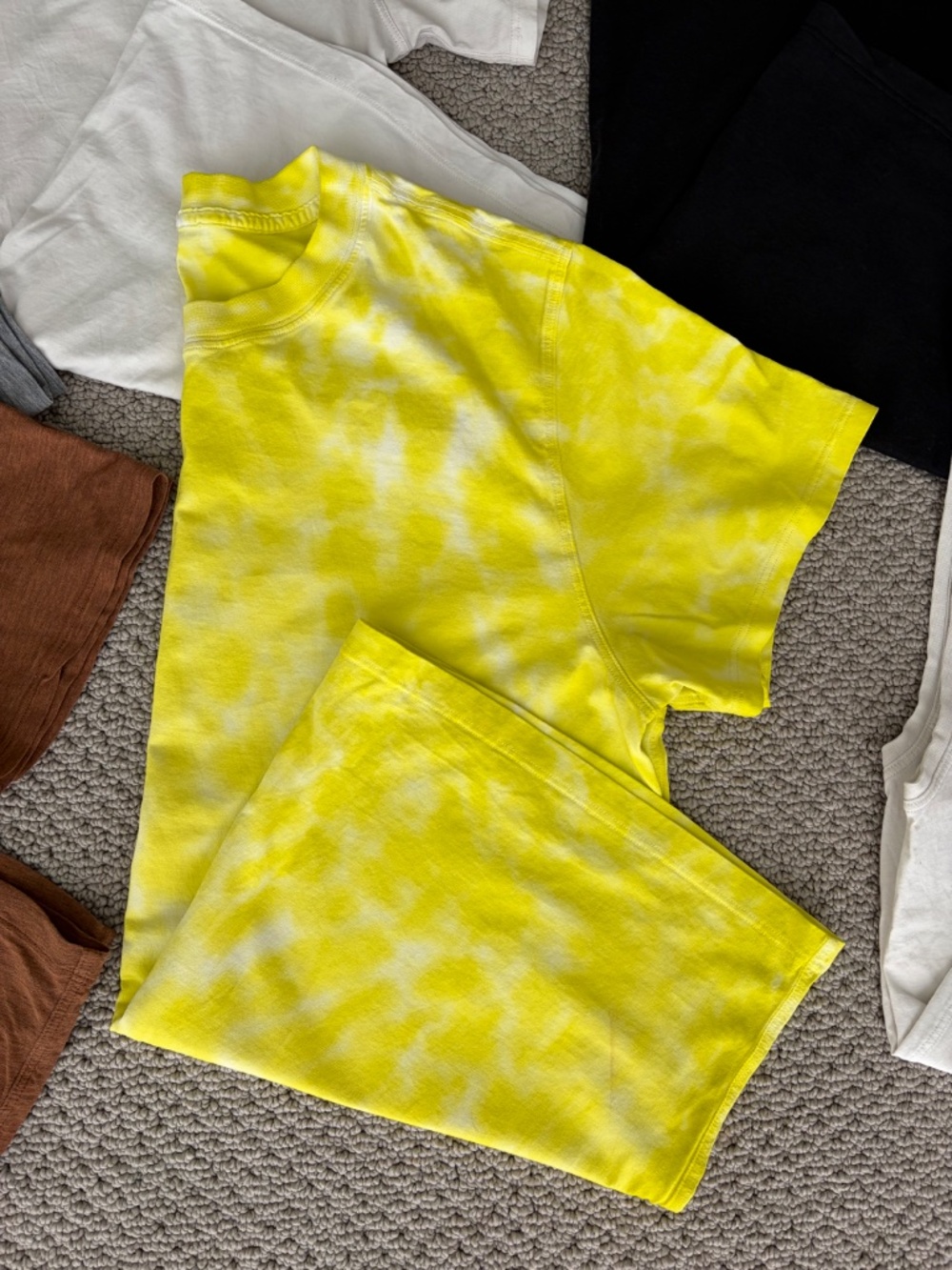 Lululemon (5) All Yours Cotton T-Shirt and (1) sleeveless tank top / 6 items siz - Picture 6 of 7